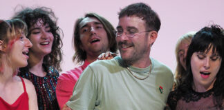 Entrée des artistes